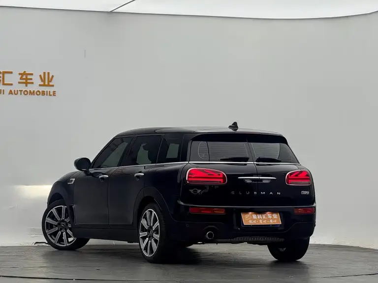 MINI CLUBMAN Facelift 1.5 T COOPER Connoisseur