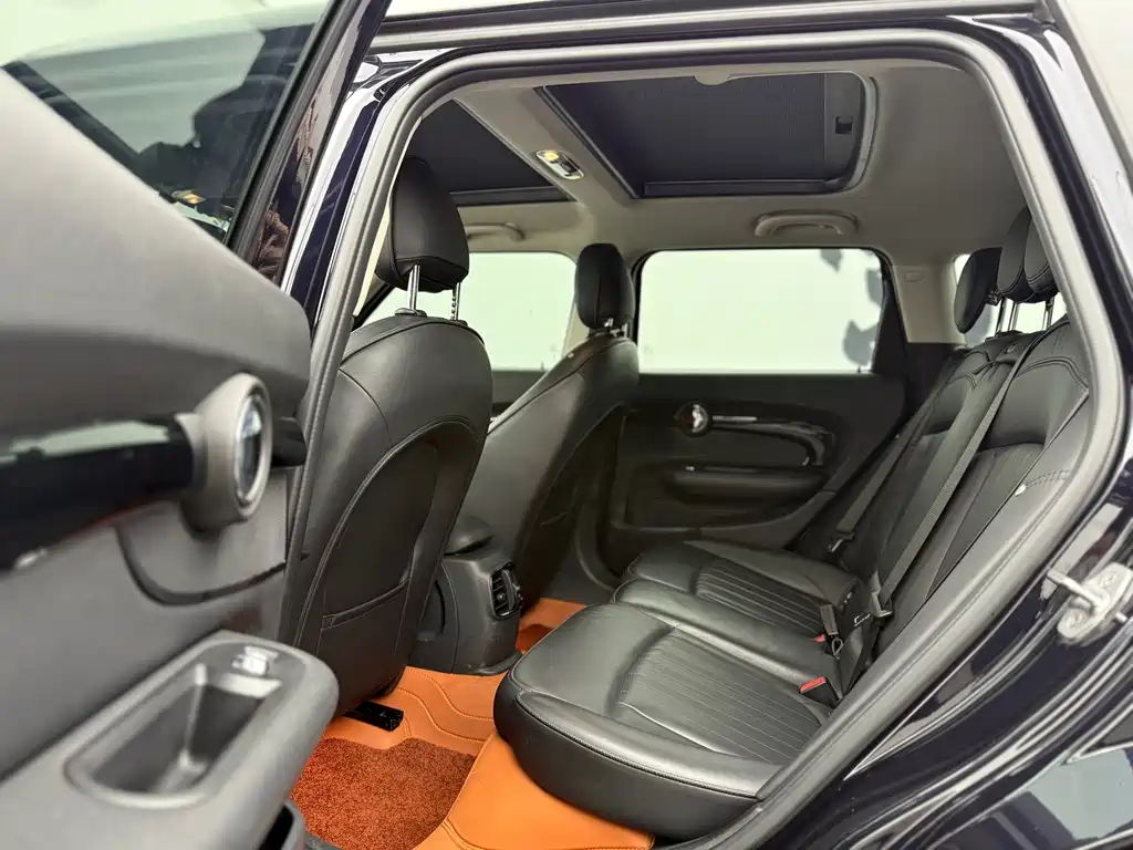 MINI CLUBMAN Facelift 1.5 T COOPER Connoisseur