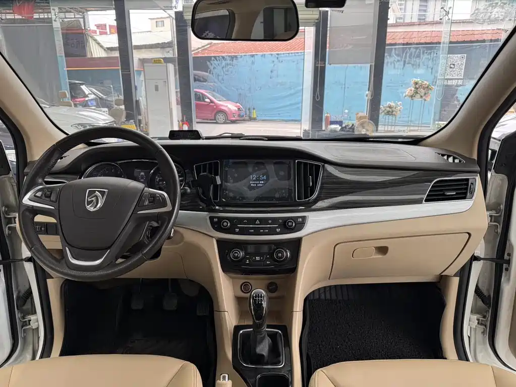 Baojun 730 1.5 T Manual Luxury 7-seat
