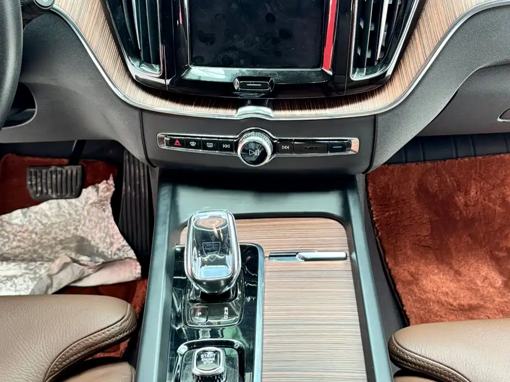 Volvo XC60 B5 4 WD Smart Vision Luxury