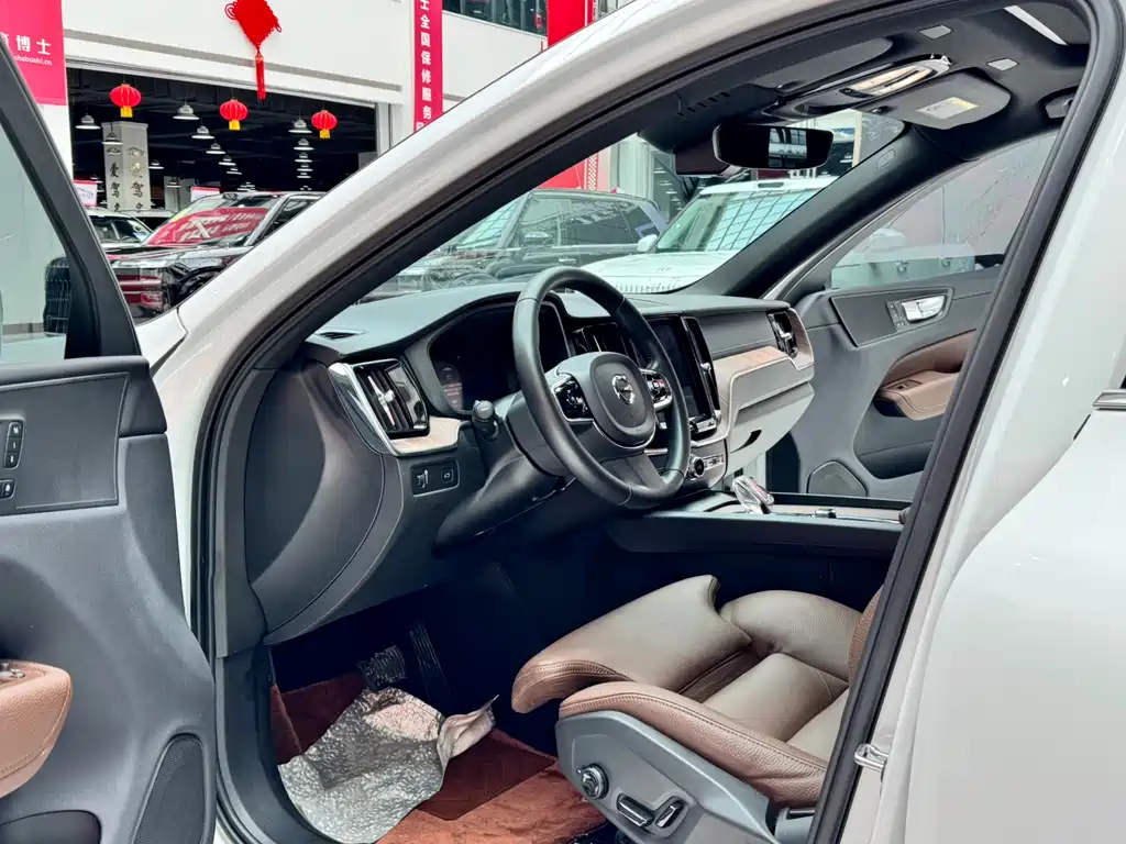 Volvo XC60 B5 4 WD Smart Vision Luxury