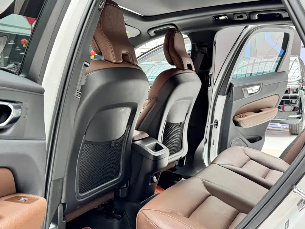Volvo XC60 B5 4 WD Smart Vision Luxury