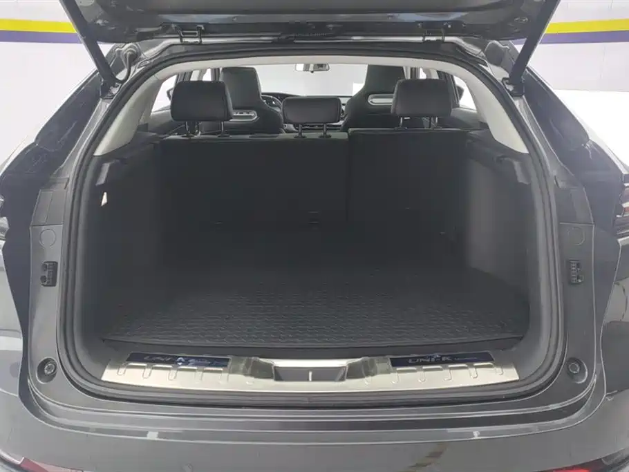 Changan UNI-K 2.0 T Outstanding