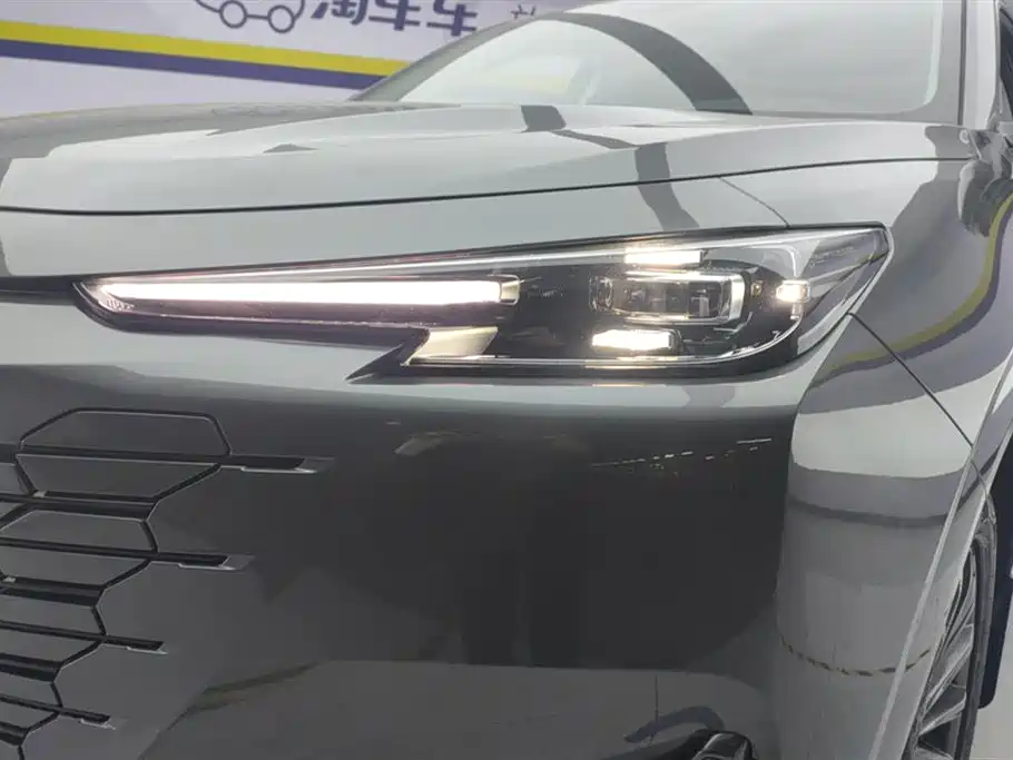 Changan UNI-K 2.0 T Outstanding