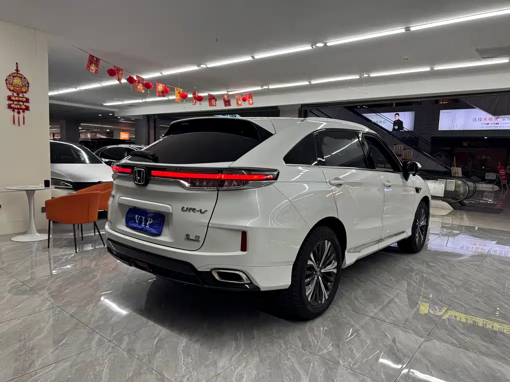 Honda UR-V 370 TURBO 4 WD Premium