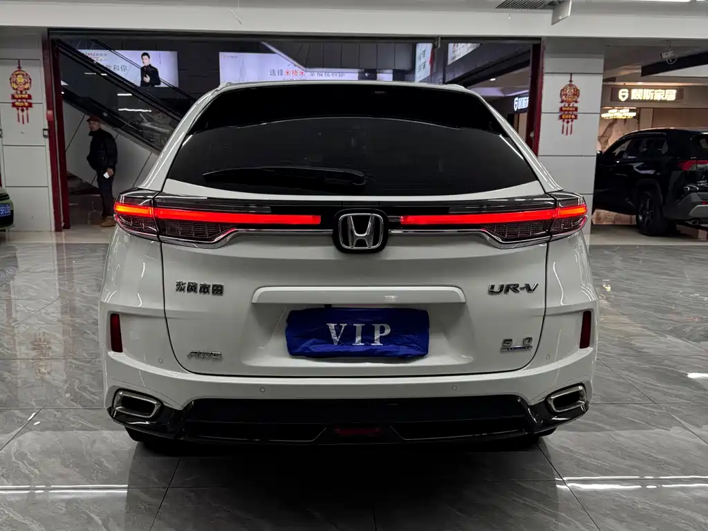 Honda UR-V 370 TURBO 4 WD Premium