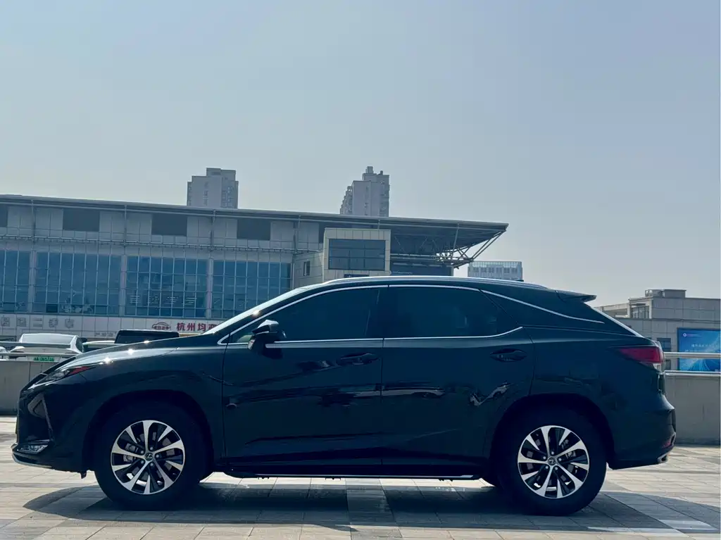 Lexus RX Facelift 300 2 WD Comfort