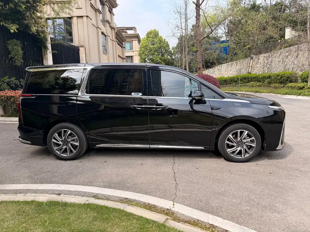 Maxus G90 2.0 T Star 7-seat