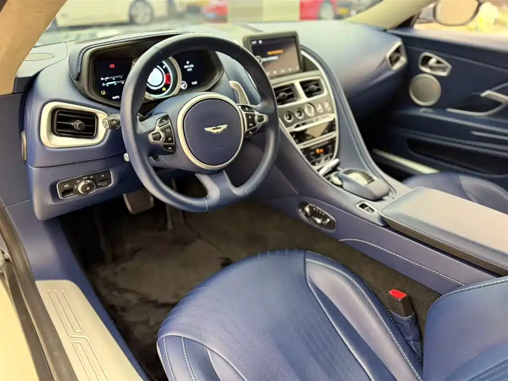 Aston Martin DB11 4.0 T V8 Coupe