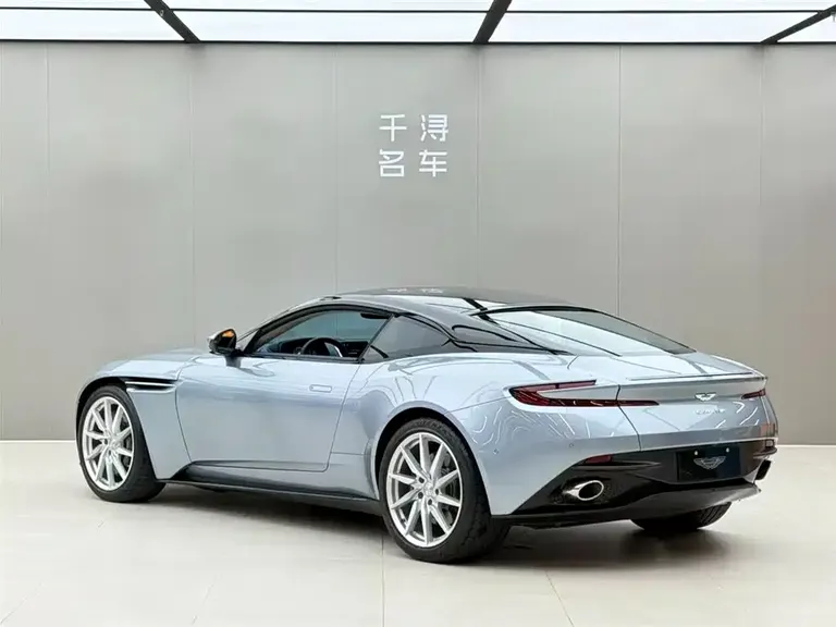 Aston Martin DB11 4.0 T V8 Coupe