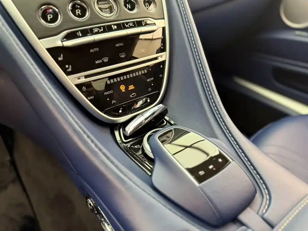 Aston Martin DB11 4.0 T V8 Coupe
