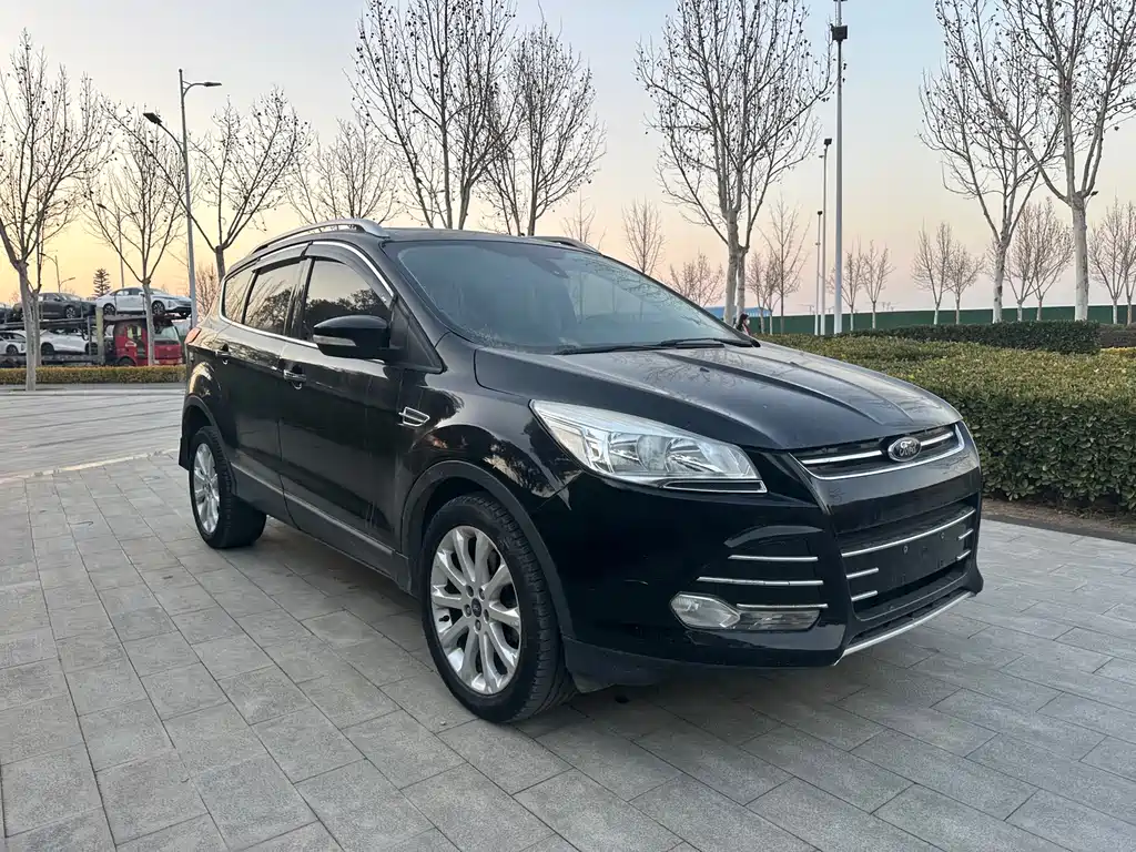 Kuga 1.6 L GTDi 4 WD Elite