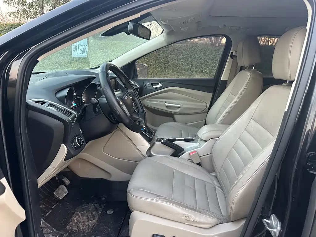 Kuga 1.6 L GTDi 4 WD Elite