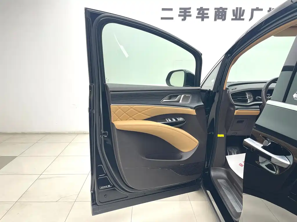 Denza D9 DM-i Smart Drive 1020 4 WD Flagship
