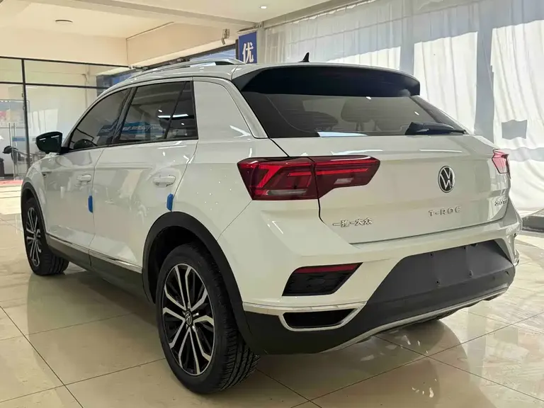 Volkswagen T-ROC 280 TSI DSG 2 WD Comfort Enjoyment Connected