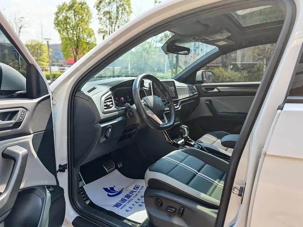 T-ROC 300 TSI DSG 2 WD Starlight
