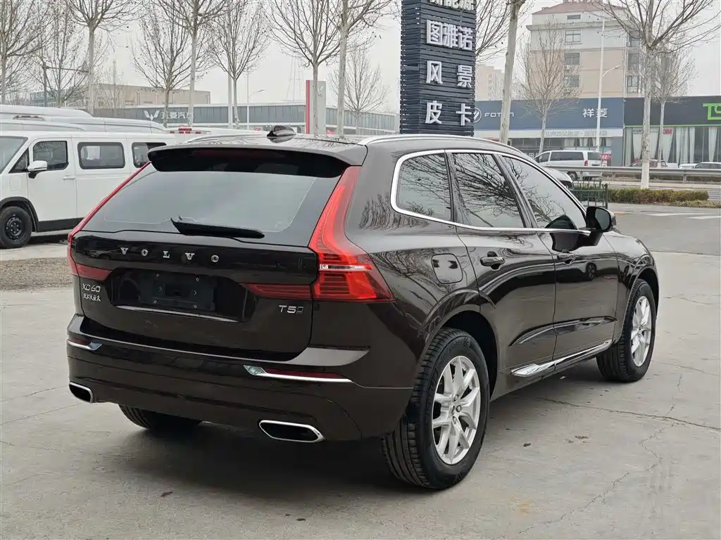 Volvo XC60 T5 4 WD Smart Ease Luxury