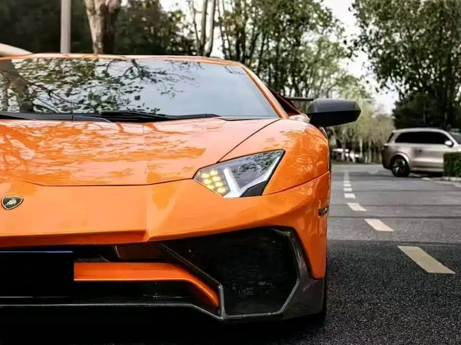 Aventador LP 700-4