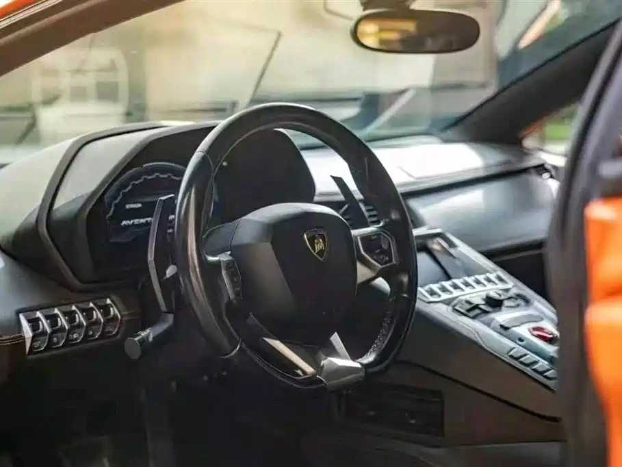 Aventador LP 700-4