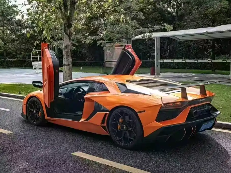 Aventador LP 700-4
