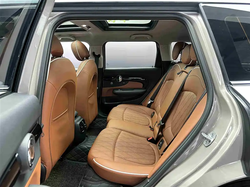 MINI CLUBMAN Facelift 1.5 T COOPER Connoisseur