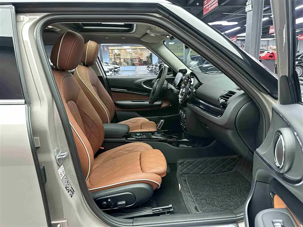 MINI CLUBMAN Facelift 1.5 T COOPER Connoisseur