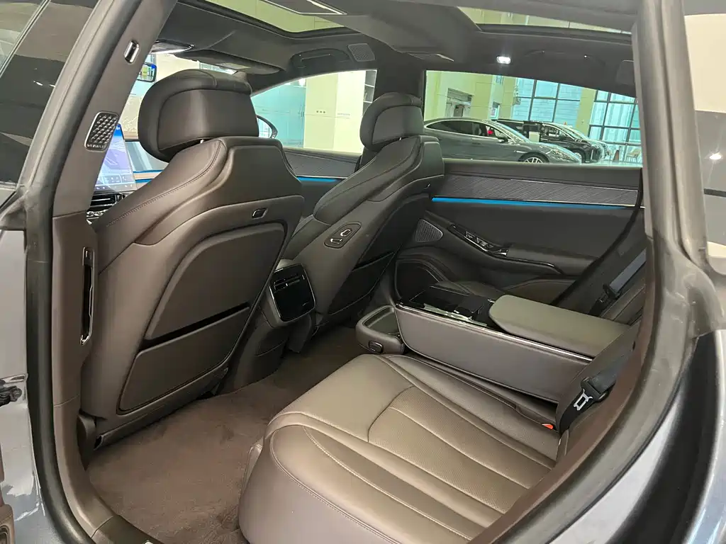 Denza Z9 1100 km 4 WD Max