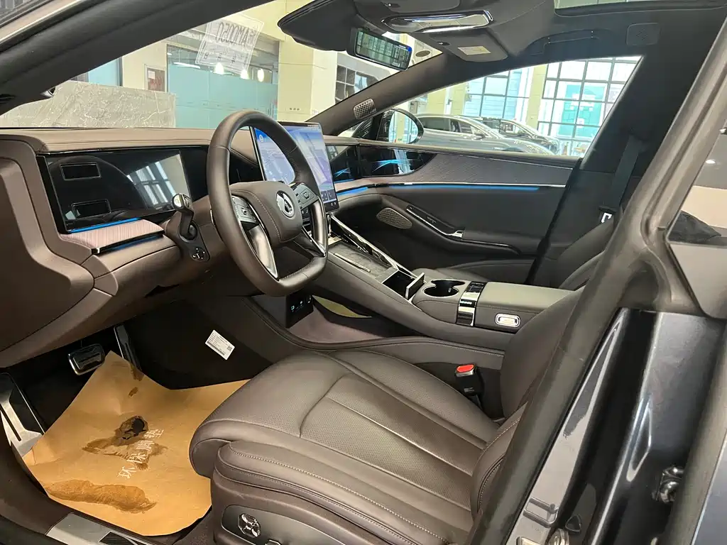 Denza Z9 1100 km 4 WD Max