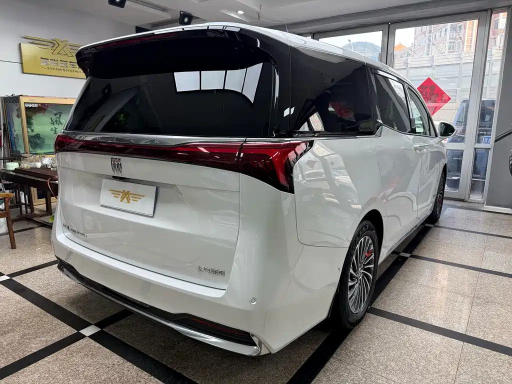 Century 2.0 T 7-seat Premium Enjoyment