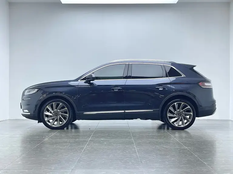 Lincoln Nautilus 2.7 T 4 WD Graceful