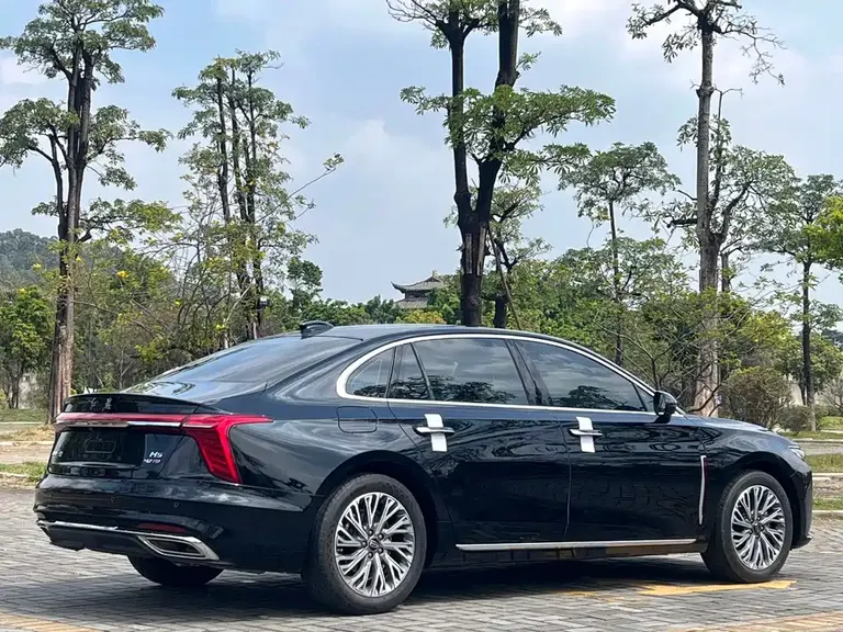 Hongqi H5 2.0 T Auto Connected Flagship