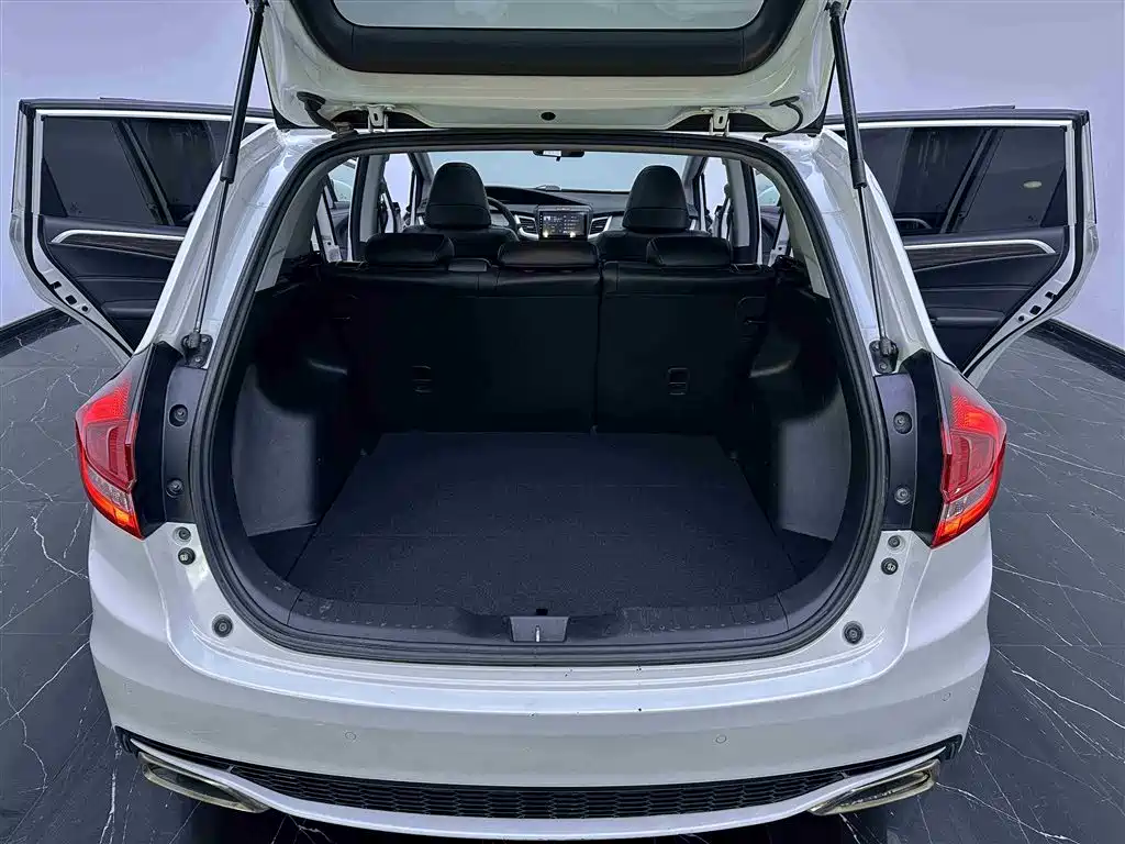 Jade 210 TURBO CVT Style 5-seat