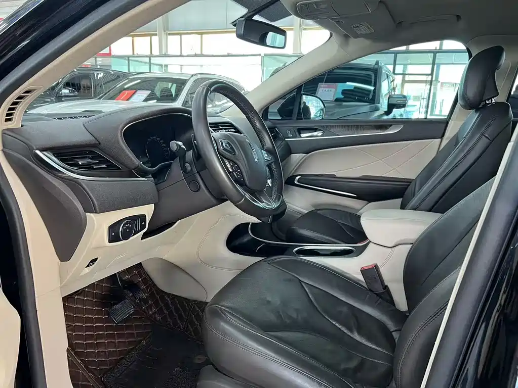 Lincoln MKC 2.0 T 4 WD Graceful CN-V