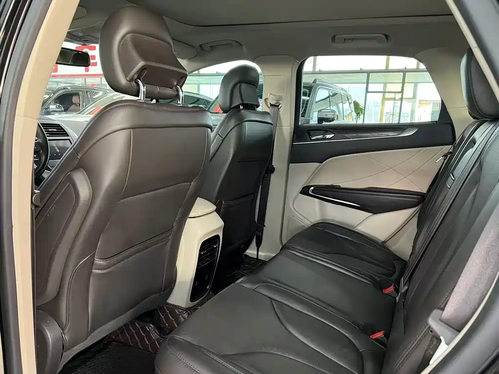 Lincoln MKC 2.0 T 4 WD Graceful CN-V