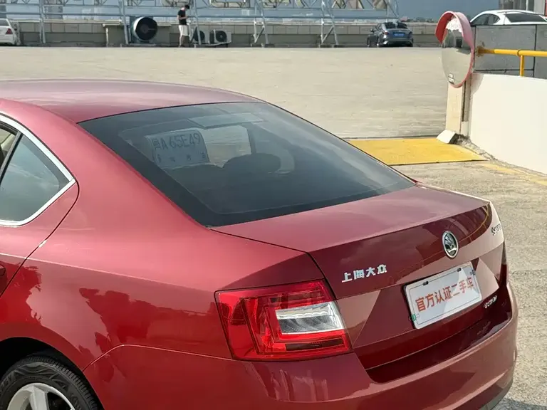 Skoda Octavia 1.6 L Auto Yijie