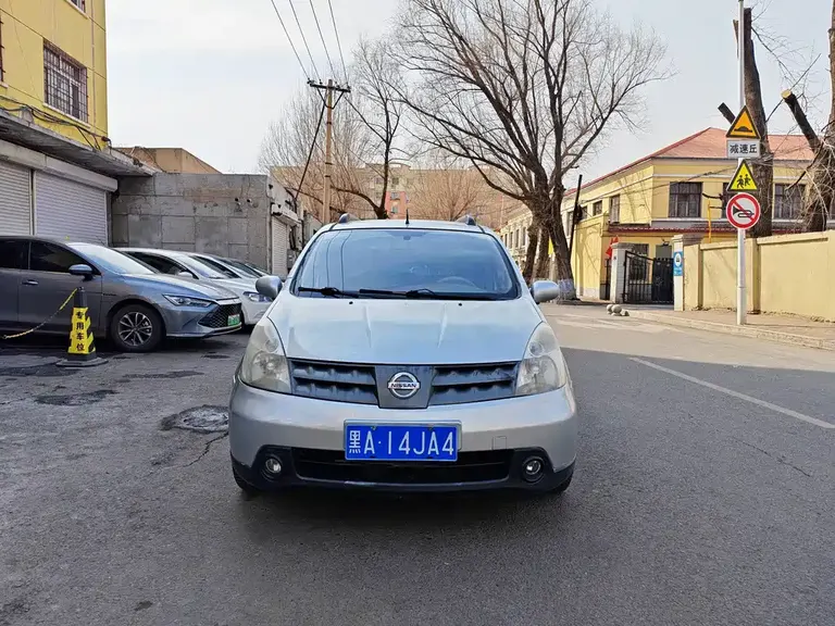 Nissan Livina 1.6 L Manual