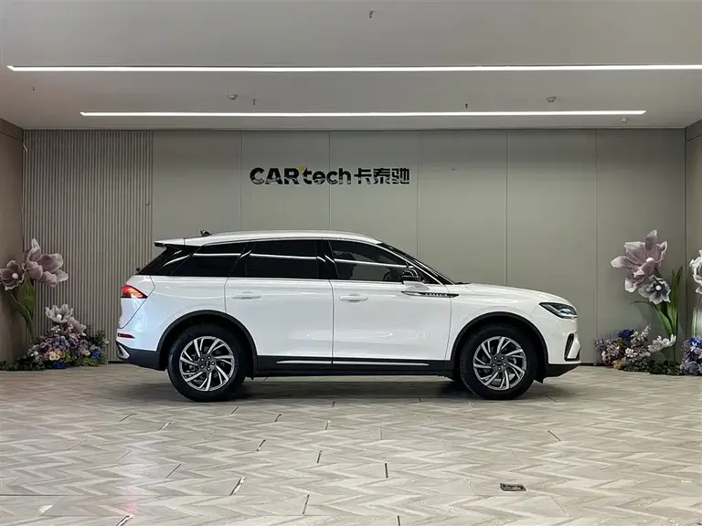 Lincoln Corsair 2.0 T 2 WD Premium
