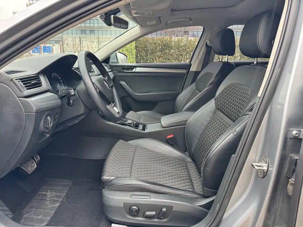 Superb TSI330 DSG Creation