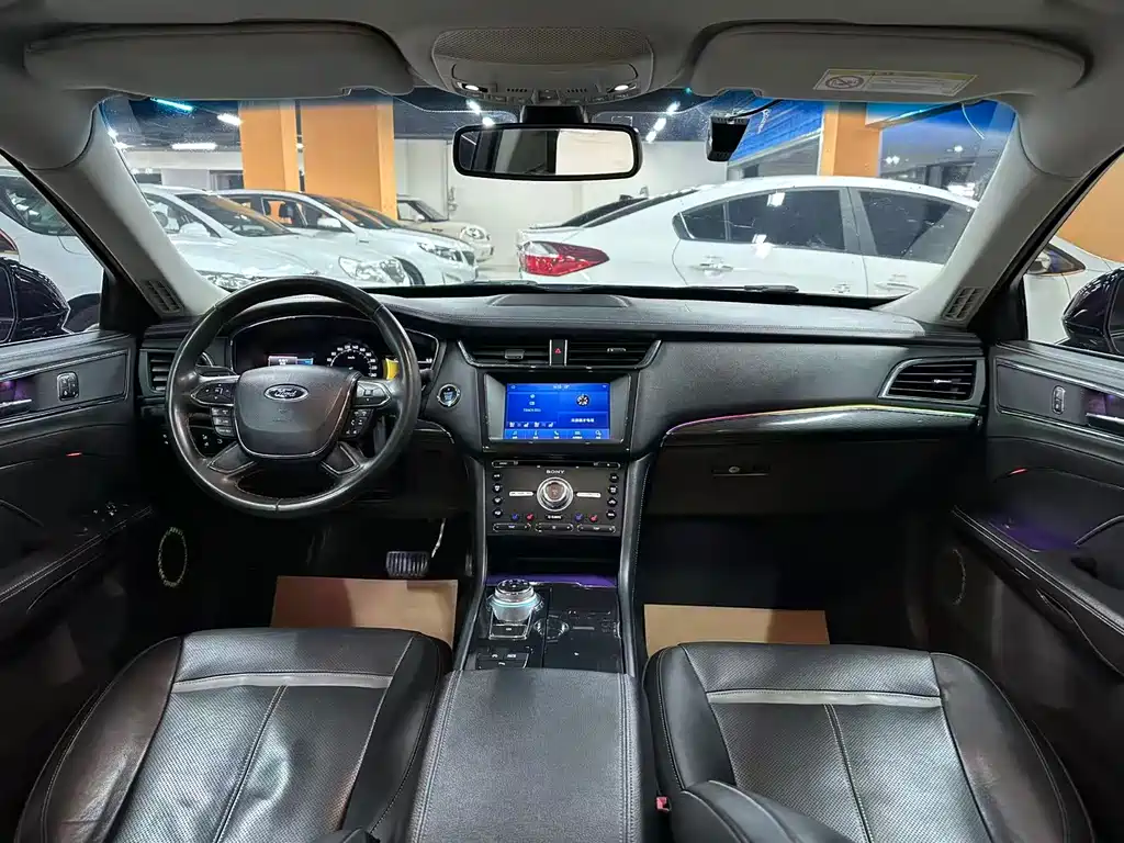 Taurus EcoBoost 245 Luxury