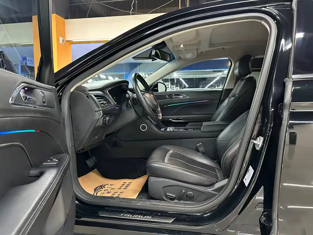 Taurus EcoBoost 245 Luxury