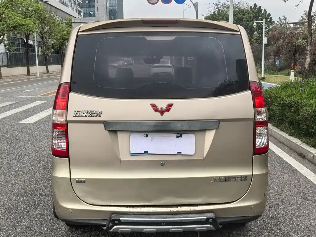 Wuling Hongguang 1.5 L Basic