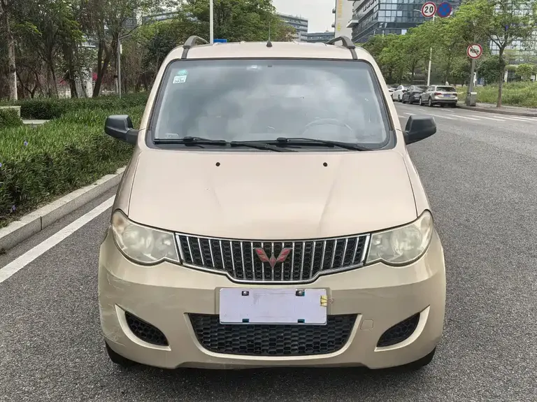 Wuling Hongguang 1.5 L Basic
