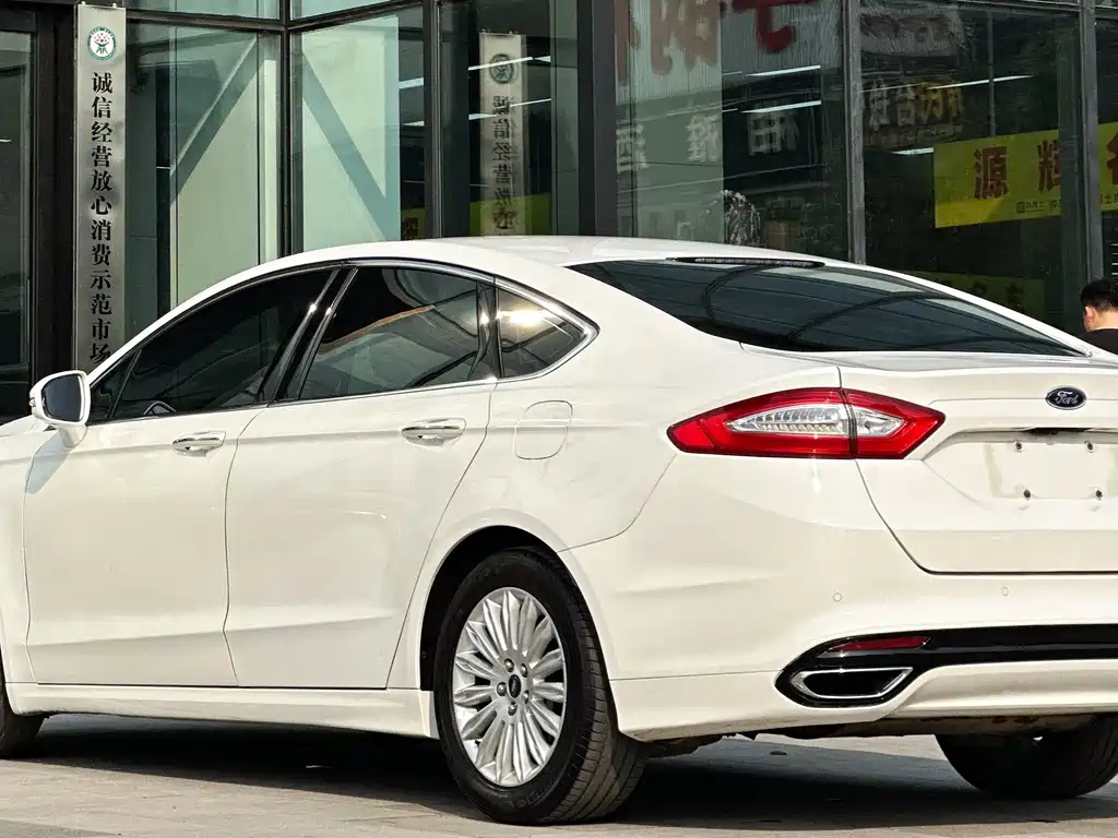 Mondeo 2.0 L GTDi200 Luxury