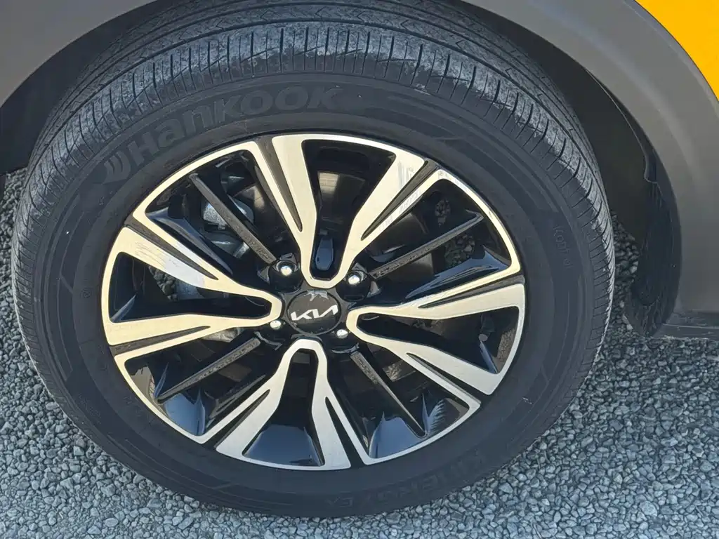 Stonic 1.4 L CVT Fun Enjoyment Sunroof