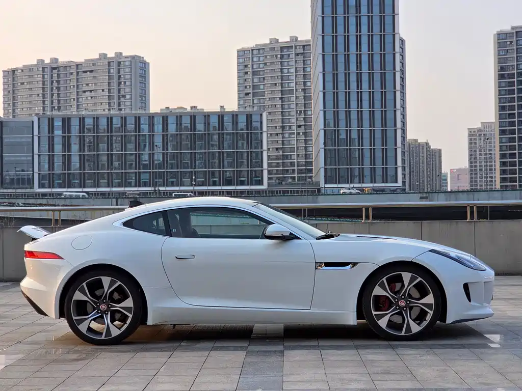 Jaguar F-TYPE 3.0 SC Hardtop