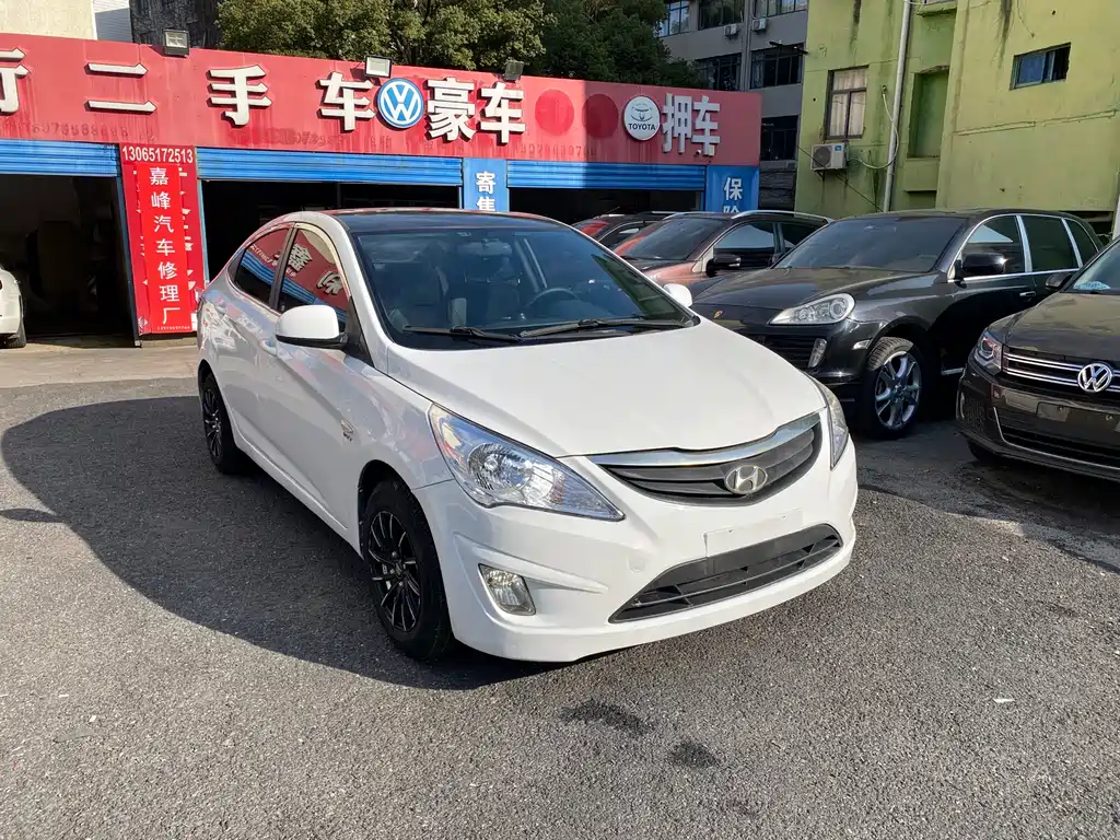 Accent 1.4 L Manual Fashion GS