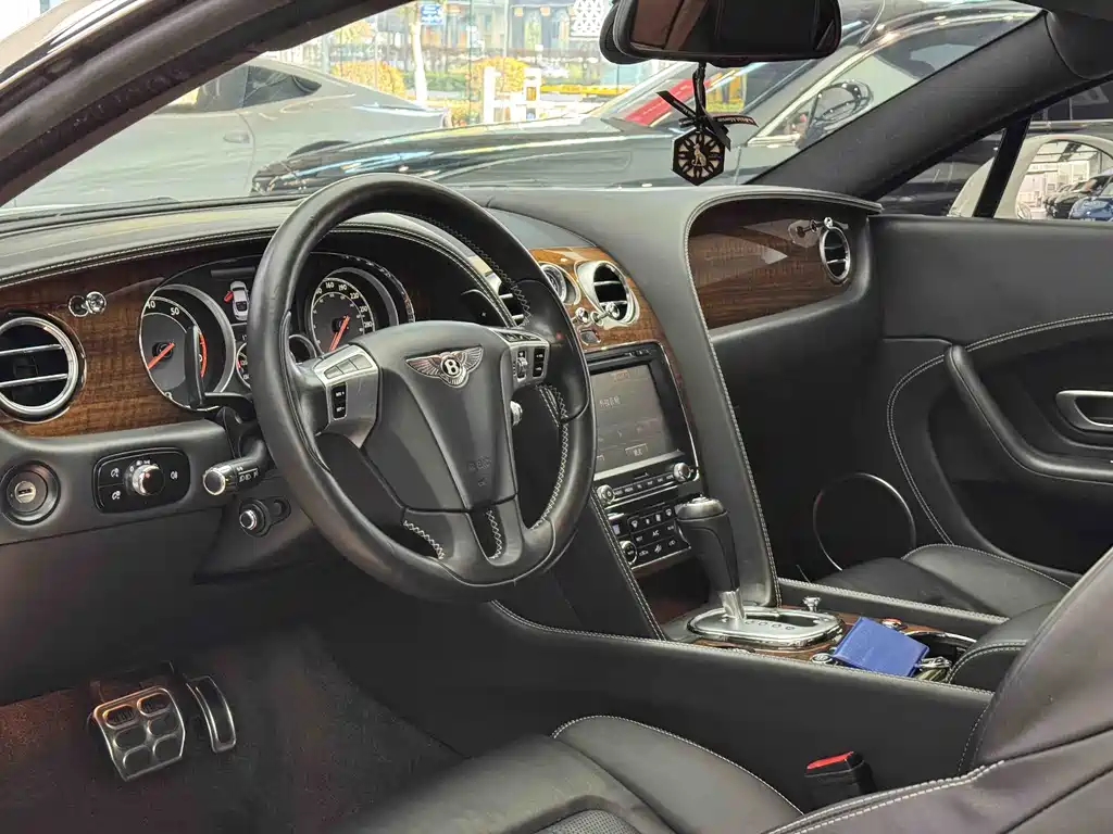 Continental GT 4.0 T GT V8