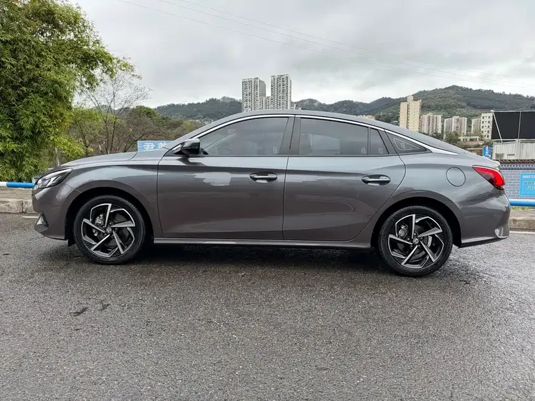 MG5 300 TGI DCT Youth Luxury Grand Enjoyment
