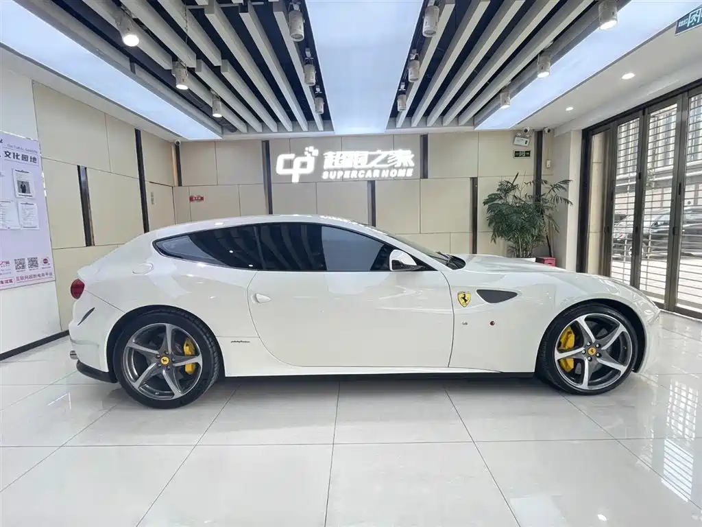 Ferrari FF 6.3 L V12
