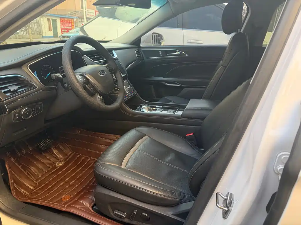 Taurus EcoBoost 245 Luxury